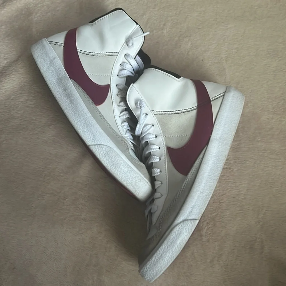 Youth Blazer Mid '77 SE GS 'White Rush Maroon Sneakers